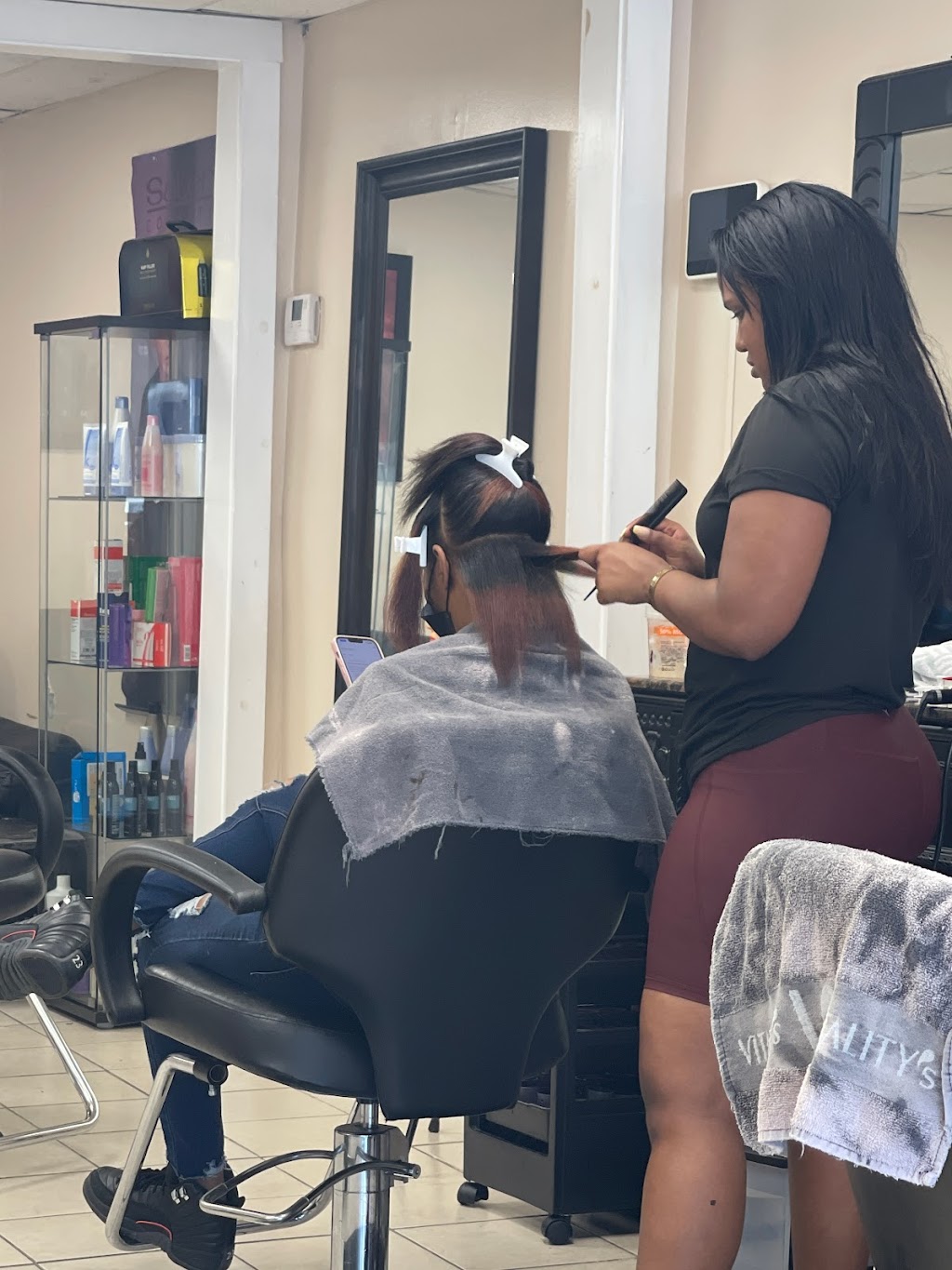 Magic Mirror Dominican hair salon | 937 MacDade Blvd, Darby, PA 19023 | Phone: (610) 522-2050