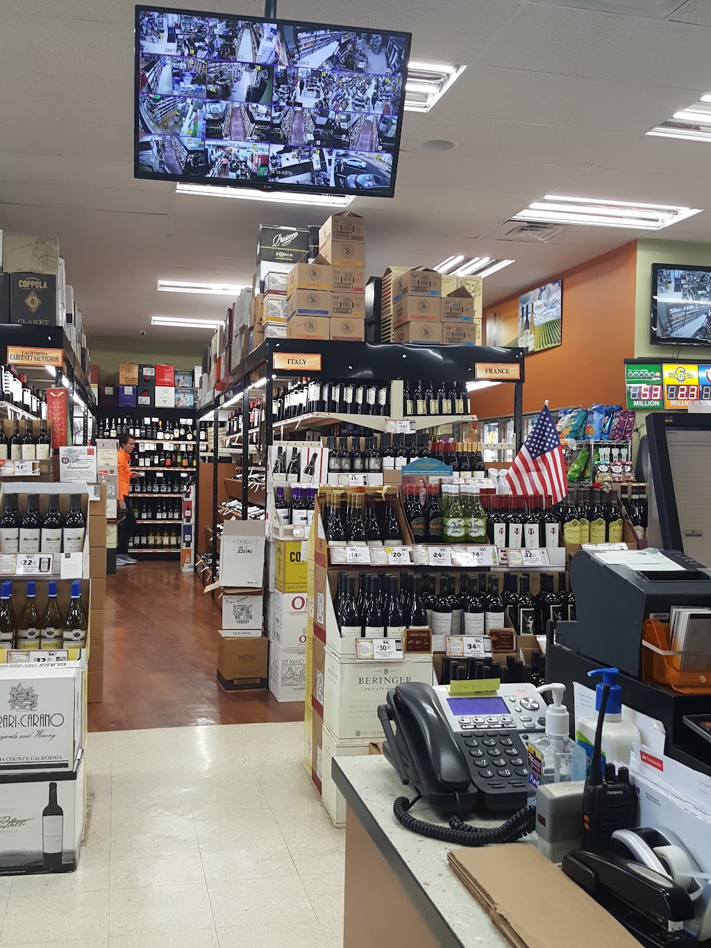 Save Rite Discount Liquors | 2114 NJ-35, Oakhurst, NJ 07755 | Phone: (732) 493-8611