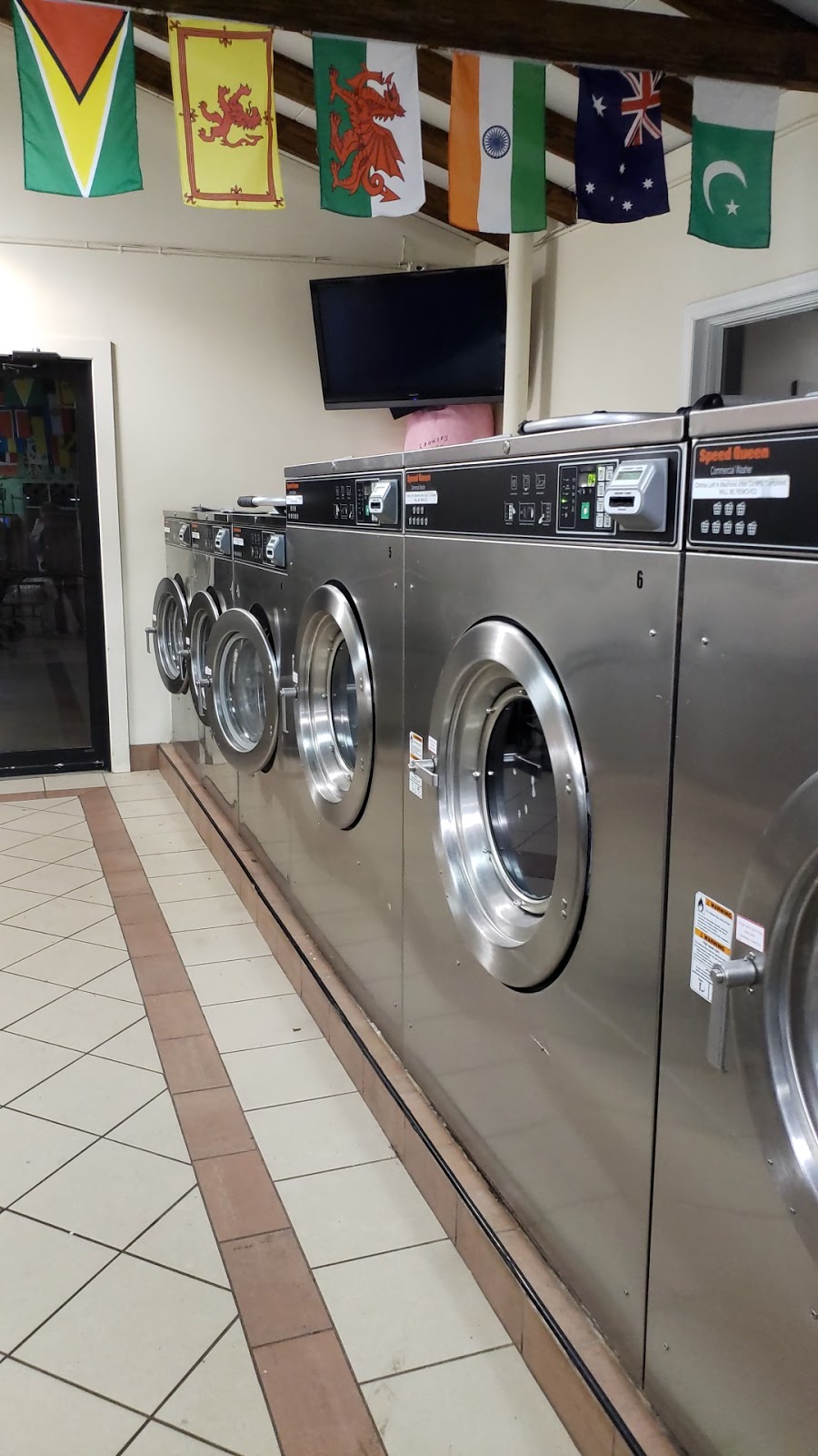 Southampton Laundry | 376 County Rd 39, Southampton, NY 11968 | Phone: (631) 204-0900