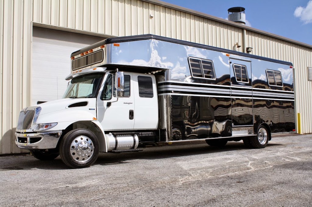 Frank DiBella Deluxe Horse Vans | 39 Sheridan Ln #3402, Pottstown, PA 19464 | Phone: (610) 495-2270