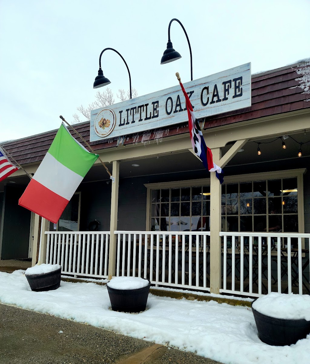 Little Oak Cafe | 220 Albany Turnpike Building 10, Canton, CT 06019 | Phone: (860) 352-2765