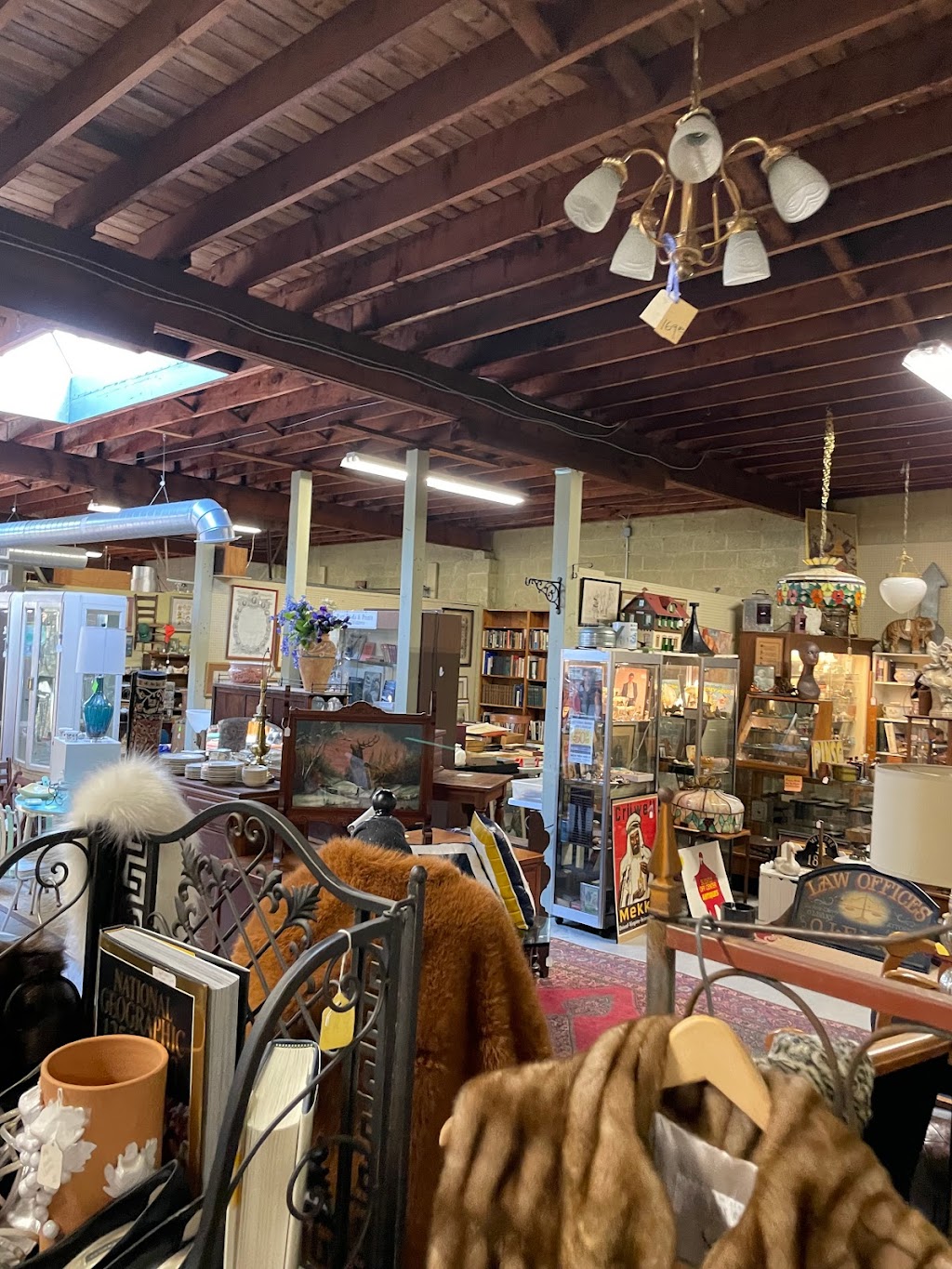 Shore Antique Center | 413 Allen Ave, Allenhurst, NJ 07711 | Phone: (732) 531-4466