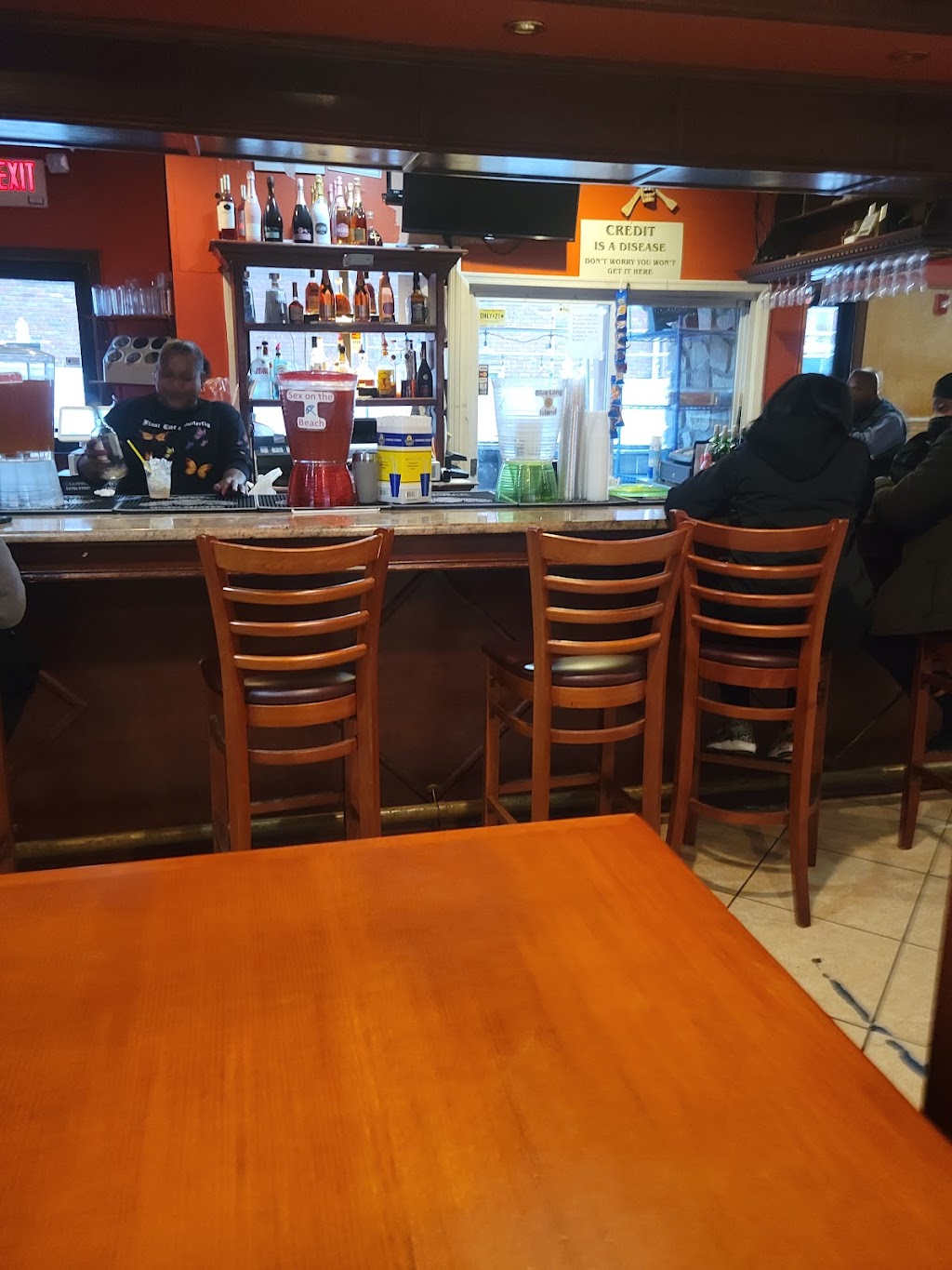 Cast Away Restaurant & Bar | 284 Watchung Ave, City of Orange, NJ 07050 | Phone: (973) 677-0052