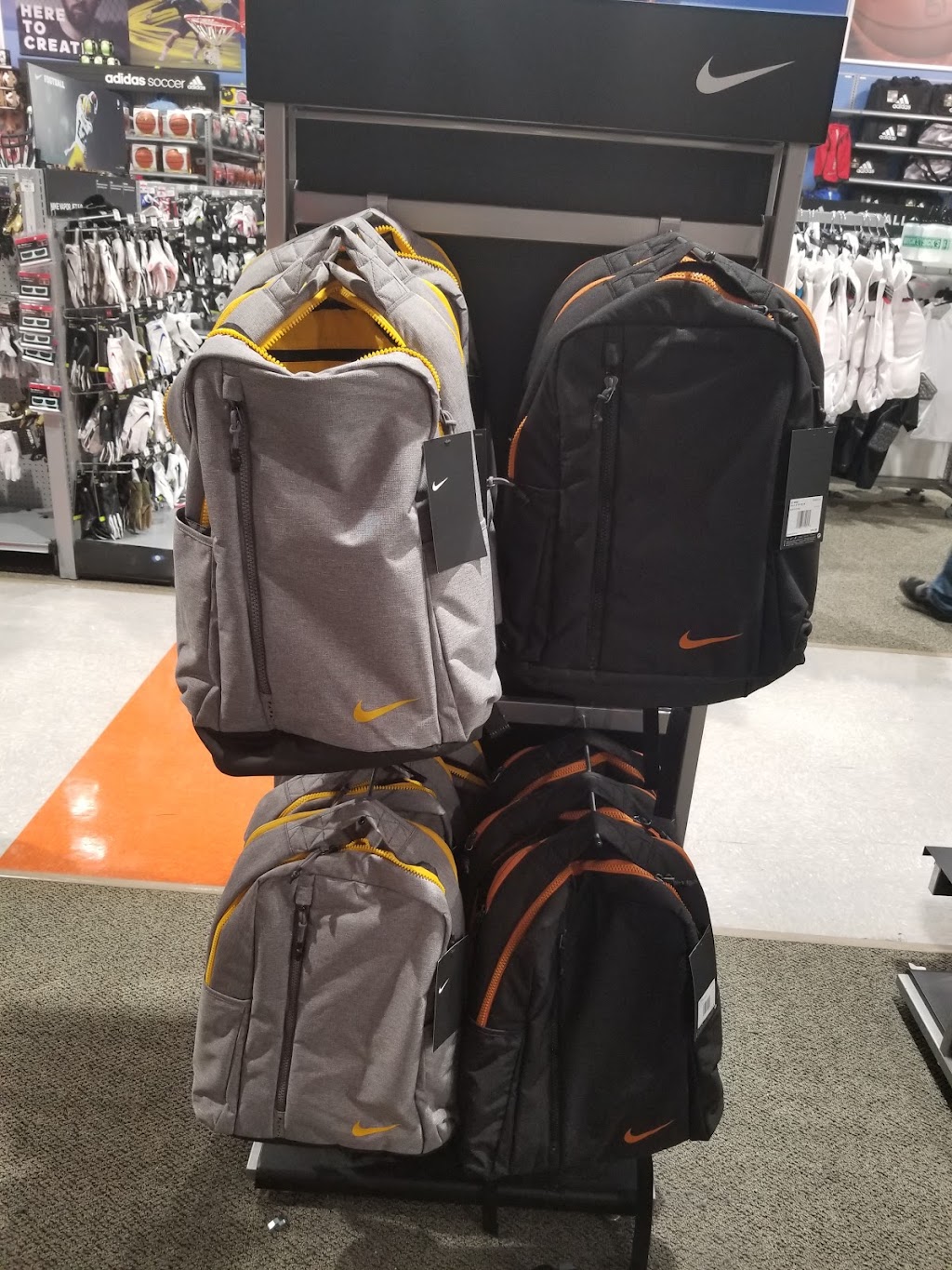 DICKS Sporting Goods | 45 Fitzgerald Street, Yonkers, NY 10710 | Phone: (914) 964-0580