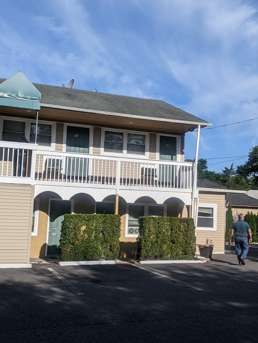 Swiss Motel | 1273 W Main St, Riverhead, NY 11901 | Phone: (631) 369-1855