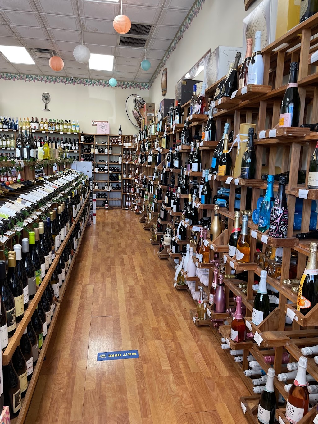 J&S Wine Cellar & Liquor INC. | 209 S Research Pl, Central Islip, NY 11722 | Phone: (631) 342-9463