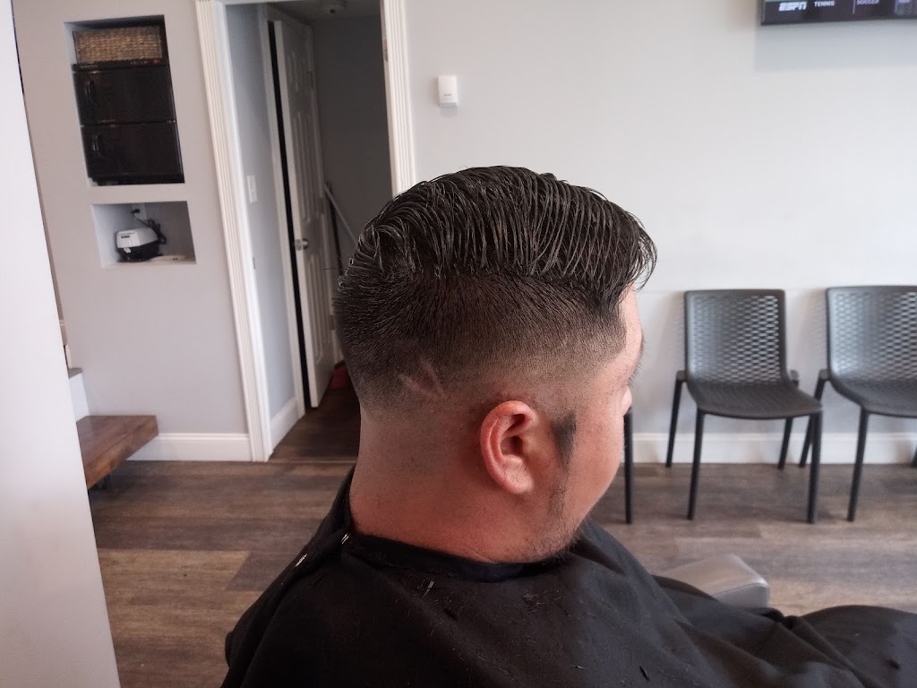 Straight Cuts Barber Shop | 1533 Straight Path, Wyandanch, NY 11798 | Phone: (631) 920-6875