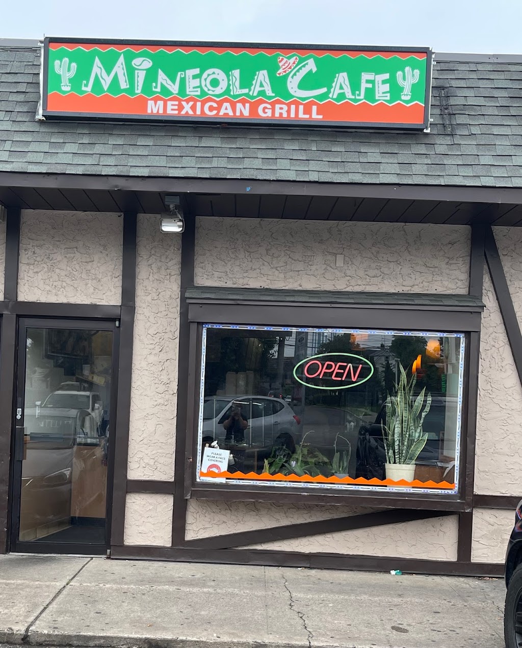Mineola Cafe | 90 Jericho Turnpike, Mineola, NY 11501 | Phone: (516) 246-9644