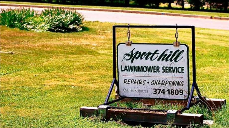 Sport Hill Lawn Mower Services | 2565 Easton Turnpike, Fairfield, CT 06825 | Phone: (203) 374-1809