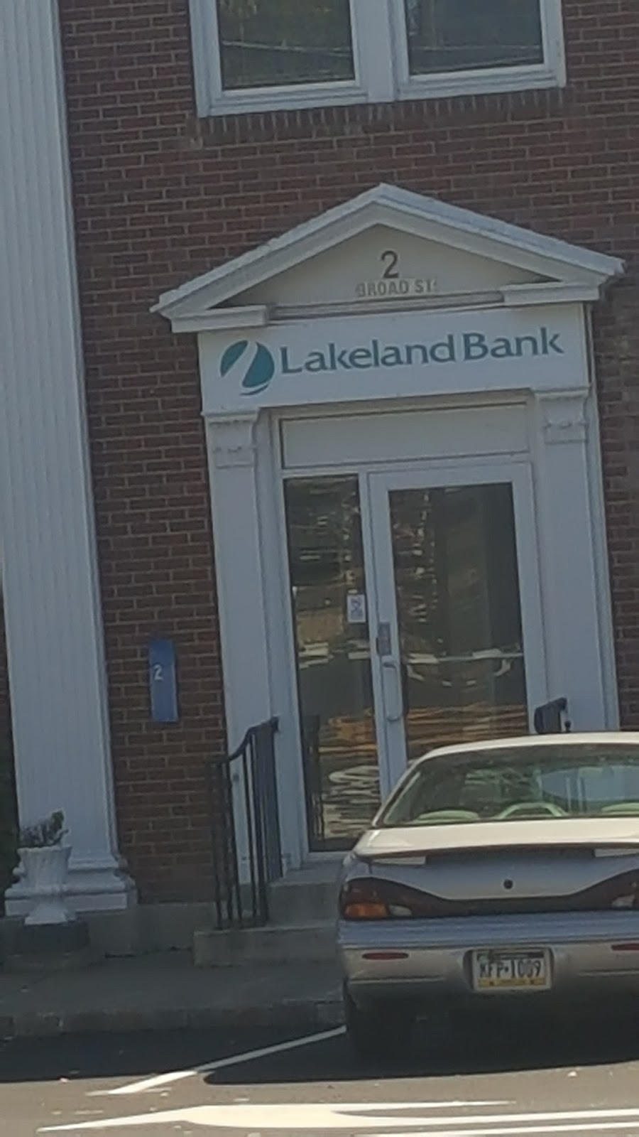 Lakeland Bank | 3 Broad St, Branchville, NJ 07826 | Phone: (973) 948-9500