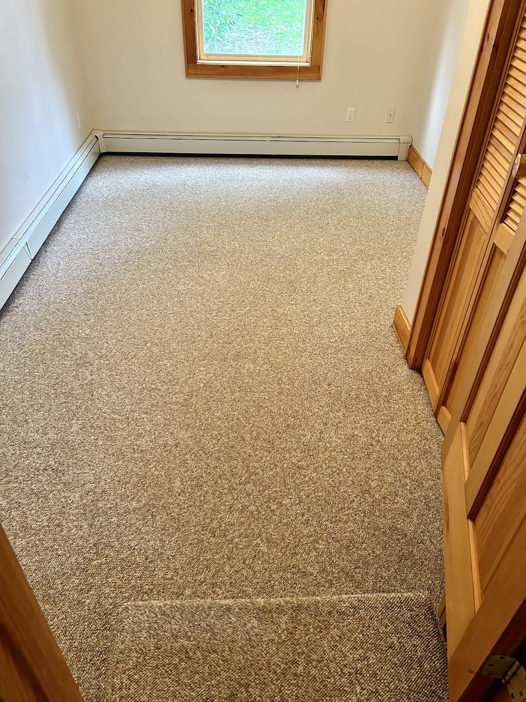 Royalty Carpet Cleaning and Flooring Sales | 1615 US-9, Wappingers Falls, NY 12590 | Phone: (845) 831-4774