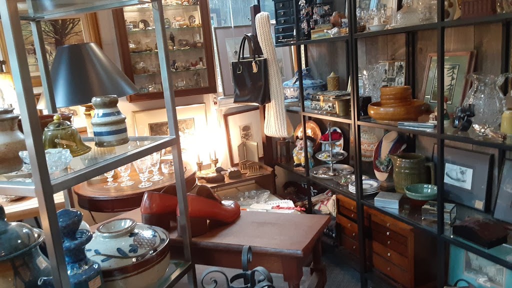 Antiques On Main | Water St Market, New Paltz, NY 12561 | Phone: (845) 255-3976