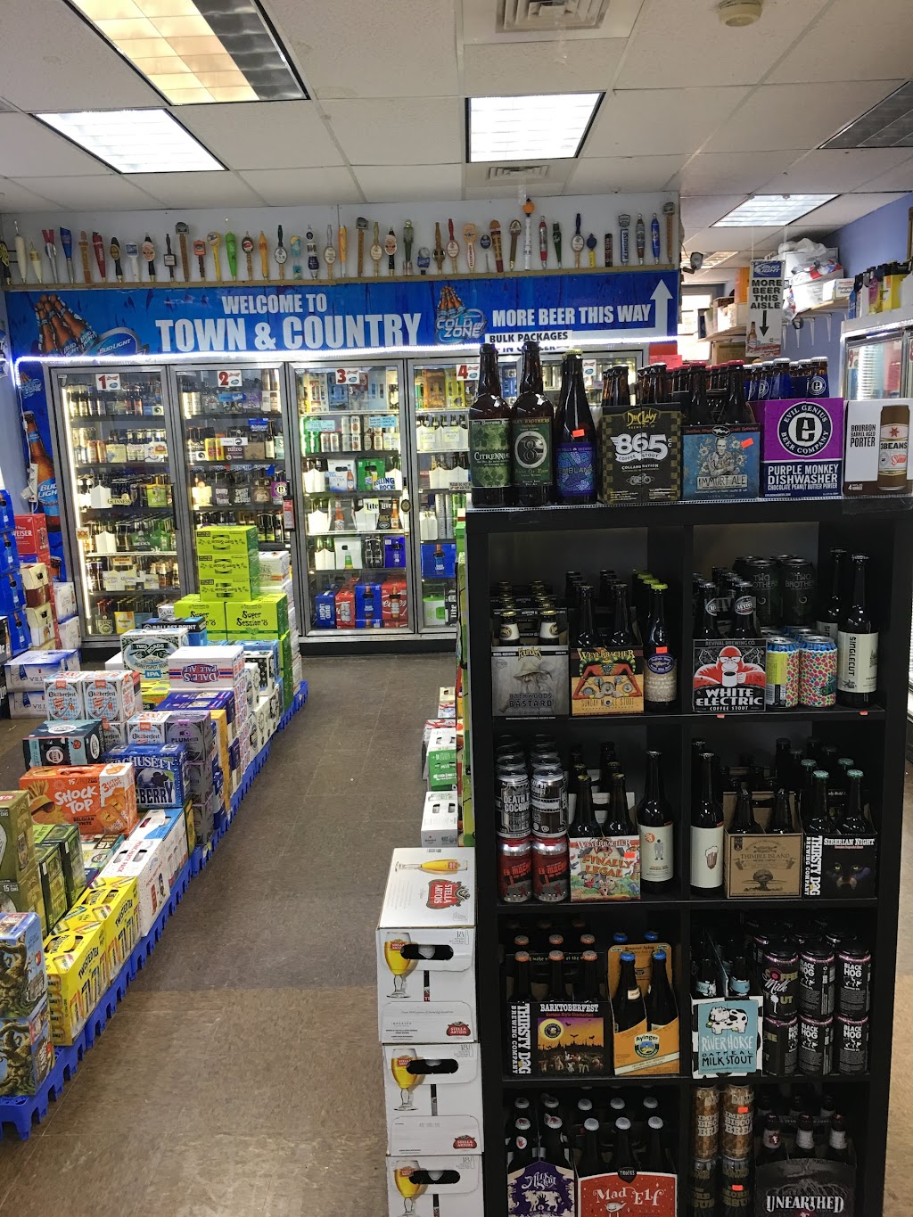 Town & Country Liquors | 696 Amity Rd # 9, Bethany, CT 06524 | Phone: (203) 393-0069