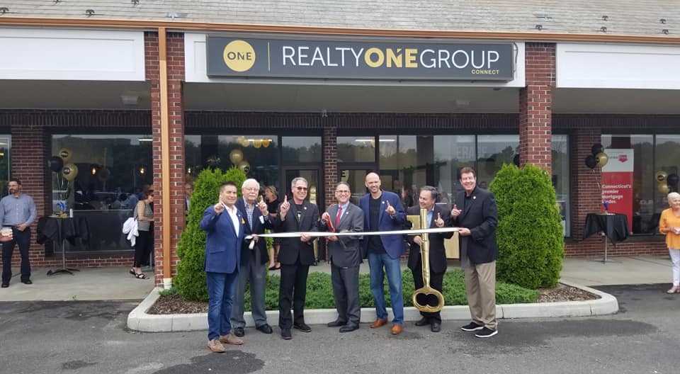 Realty ONE Group Connect | 401 Monroe Turnpike e8, Monroe, CT 06468 | Phone: (203) 590-1111