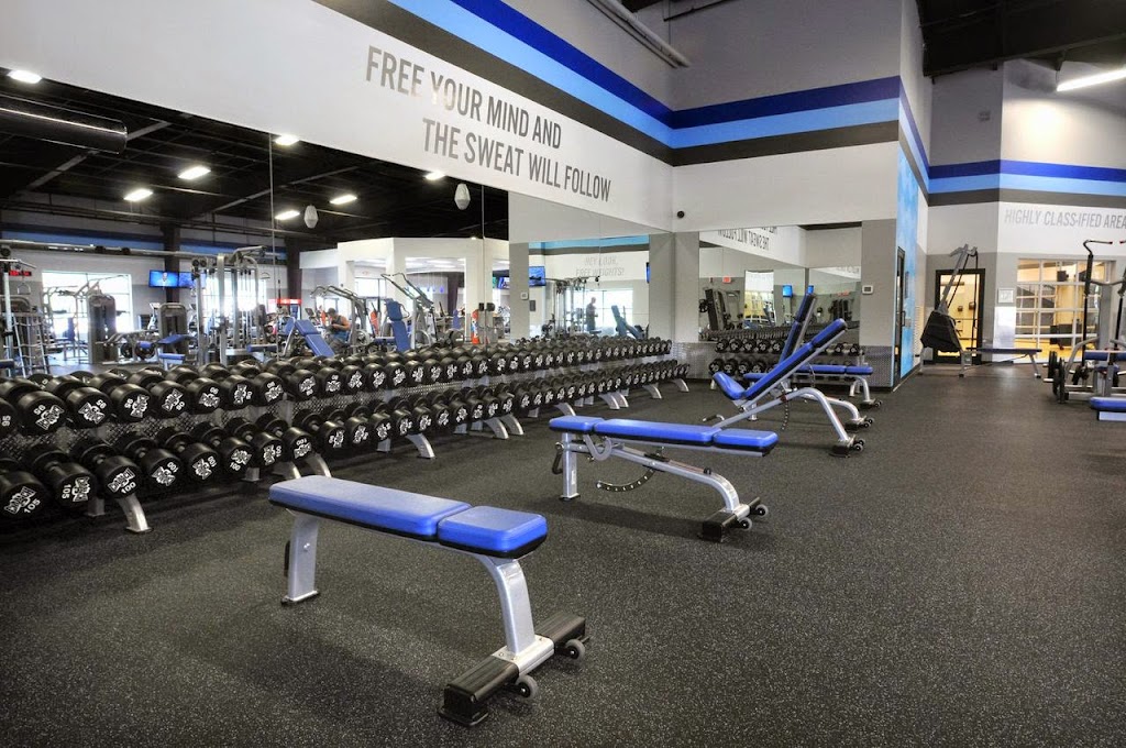 Crunch Fitness - Poughkeepsie | 2 Neptune Rd, Poughkeepsie, NY 12601 | Phone: (845) 462-2200