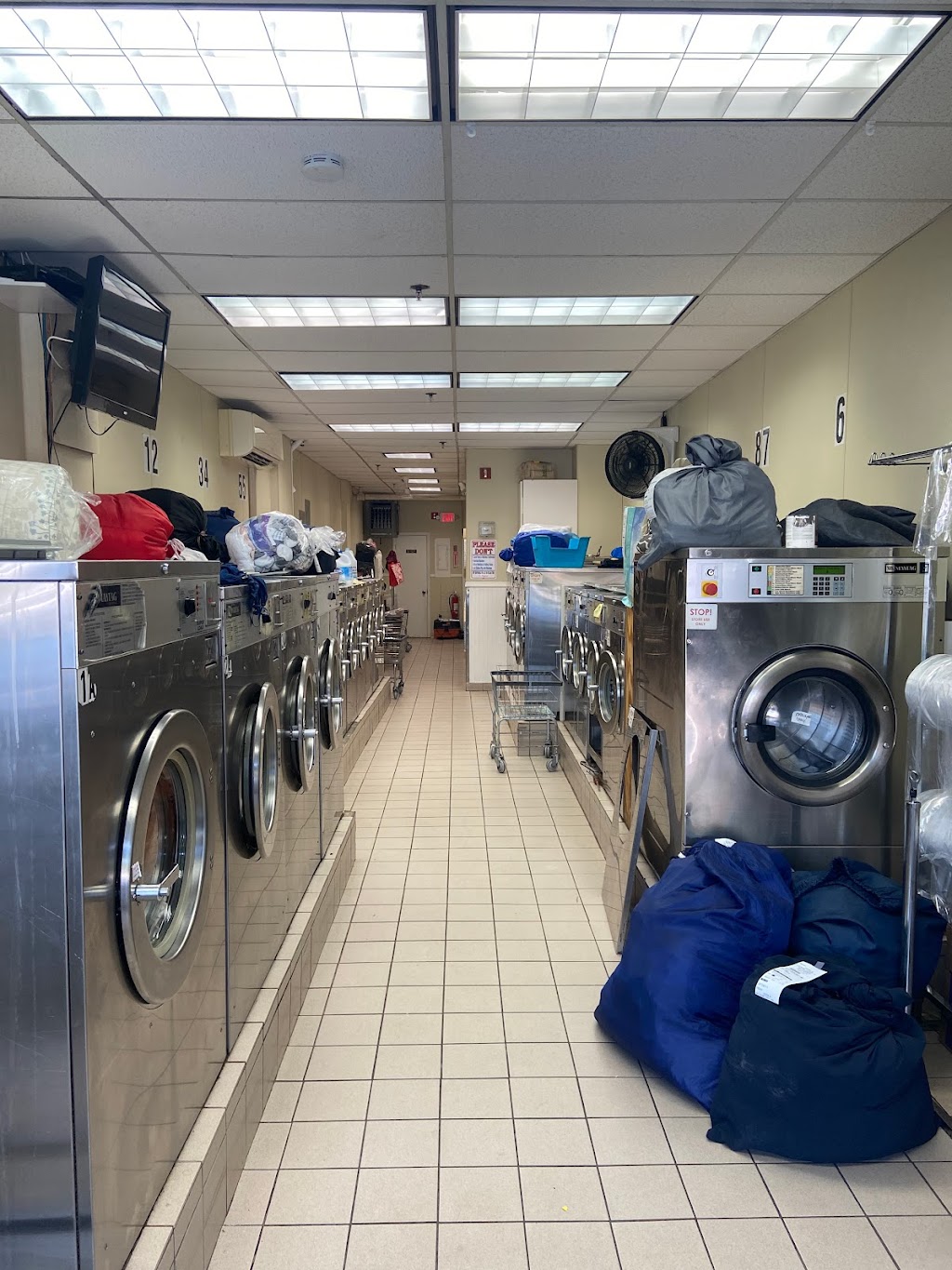 Fleetwood Laundry & Dry Cleaners | 850 Bronx River Rd # 14, Bronxville, NY 10708 | Phone: (914) 776-6535