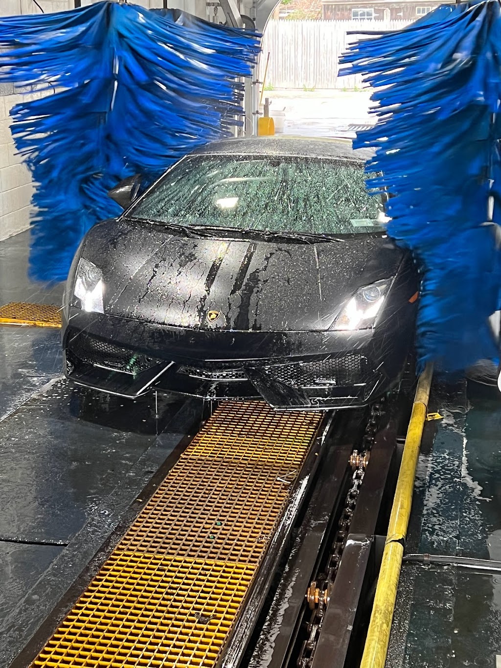 Westhampton Auto Wash | 114 Old Riverhead Rd, Westhampton Beach, NY 11978 | Phone: (631) 998-3030