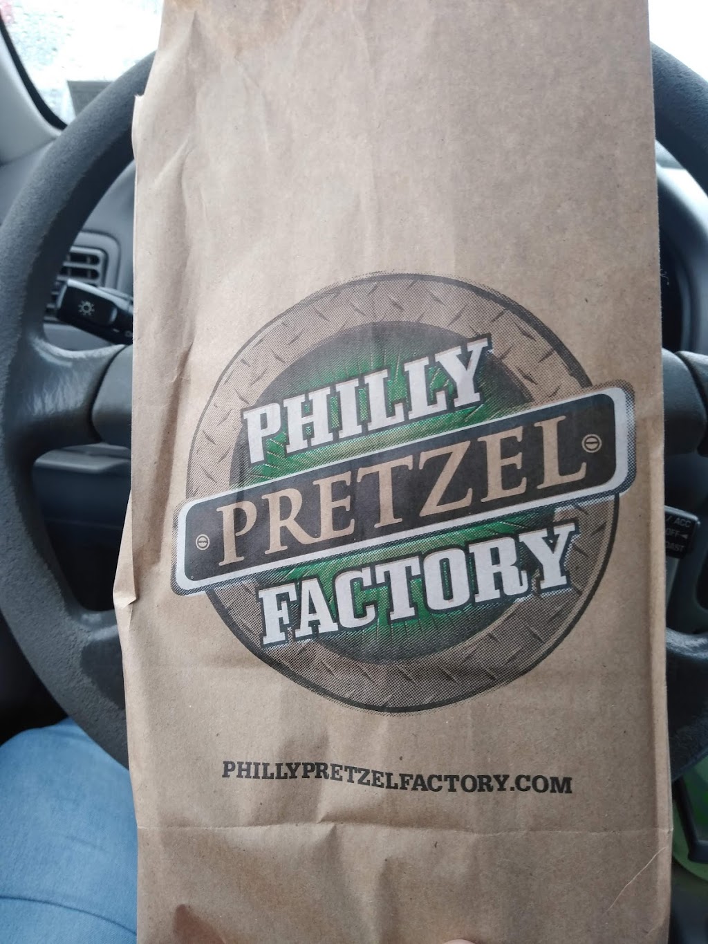 Philly Pretzel Factory | Port Richmond Plaza, 3377 Aramingo Ave, Philadelphia, PA 19134 | Phone: (215) 203-3100