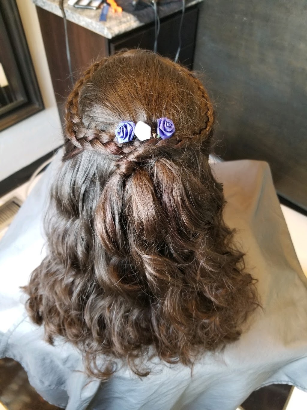 Annmaries Hair On Madison | 3753 Madison Ave, Bridgeport, CT 06606 | Phone: (203) 384-0810