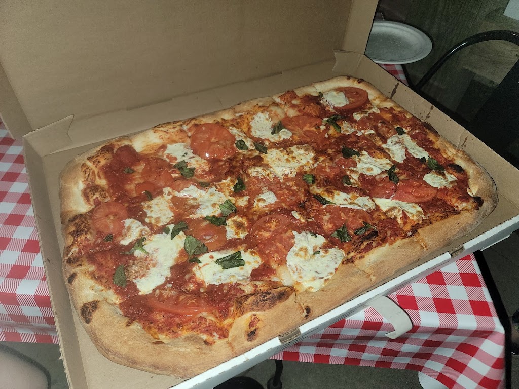 Congamond Pizza Company | 81 Point Grove Rd, Southwick, MA 01077 | Phone: (413) 569-0000