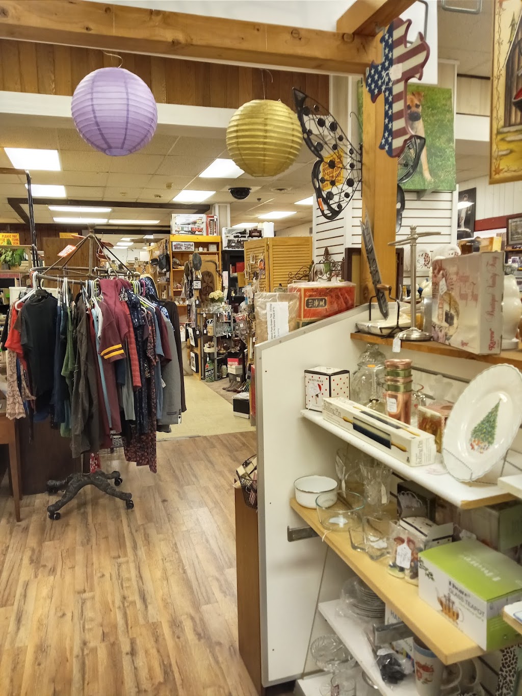 Golden Nugget Antique Flea Market | 1850 River Rd, Lambertville, NJ 08530 | Phone: (609) 397-0811