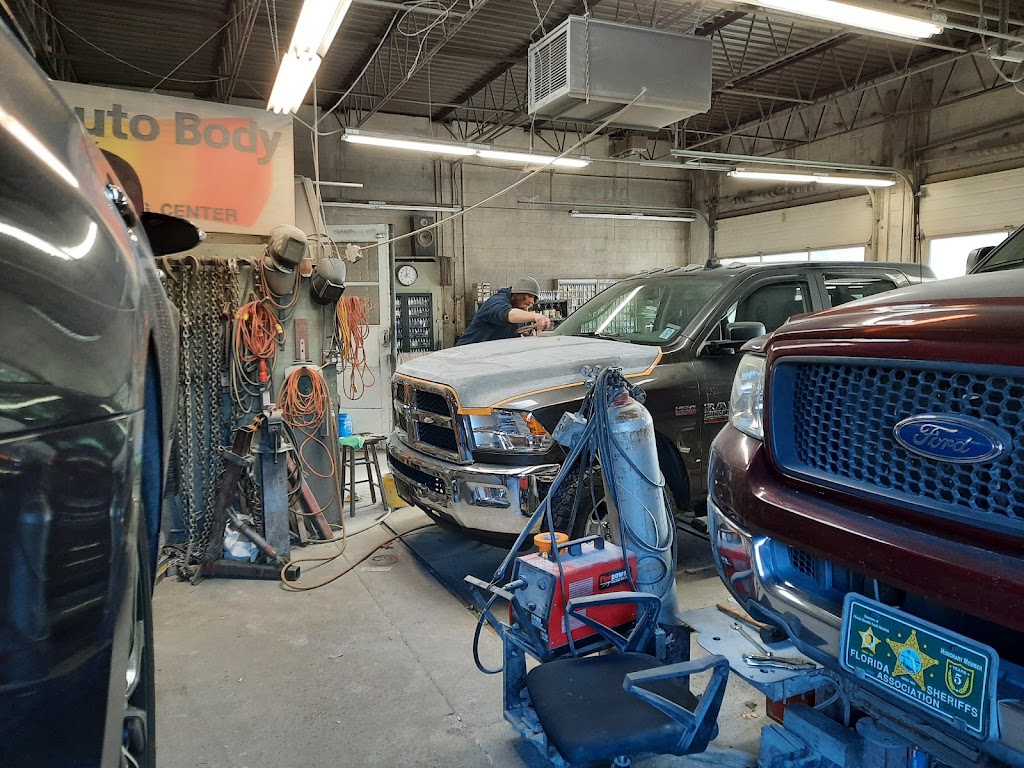 Lewis Street Auto Body | 24 Lewis St, Bristol, CT 06010 | Phone: (860) 584-2423