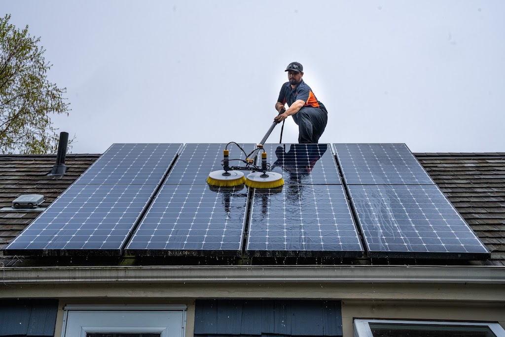 L & R Solar Panel Cleaning LLC | 191 Gold St, New Britain, CT 06053 | Phone: (407) 398-5512