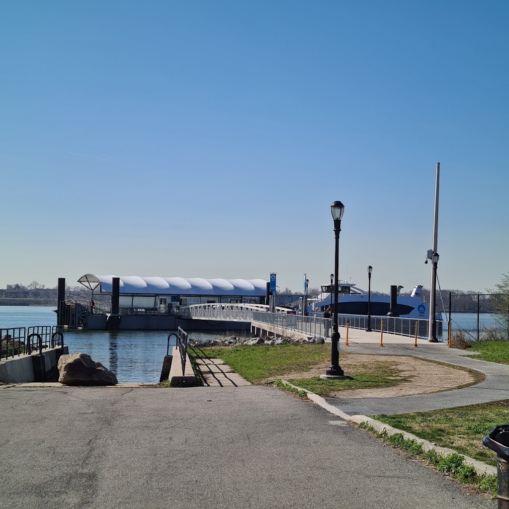 Clason Point Park | Soundview Ave, The Bronx, NY 10473 | Phone: (212) 639-9675