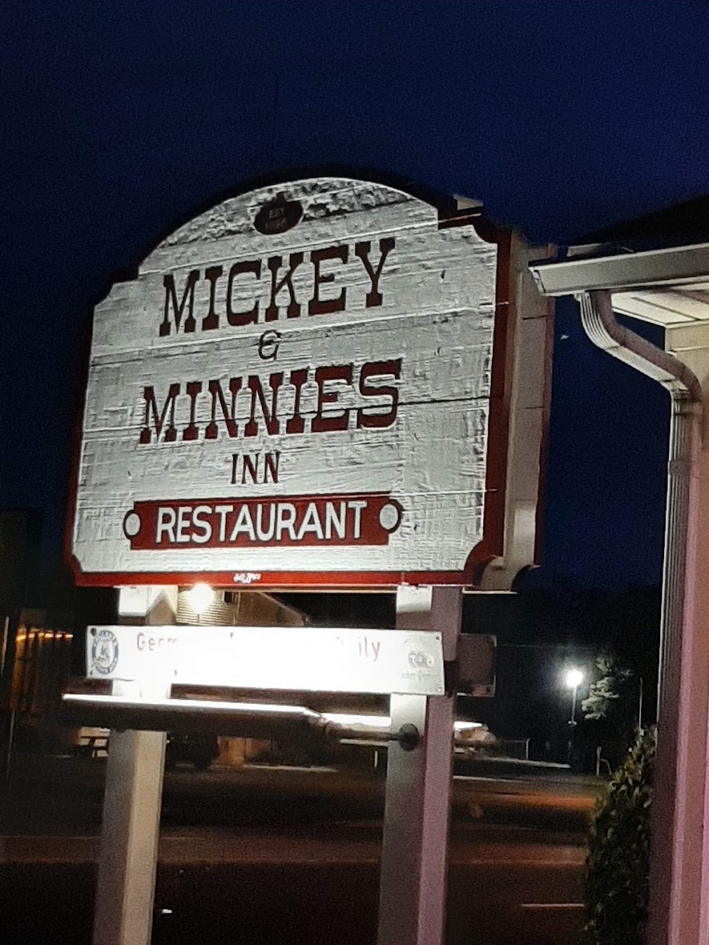 Mickey & Minnies Inn | 733 W White Horse Pike, Egg Harbor City, NJ 08215 | Phone: (609) 965-1877