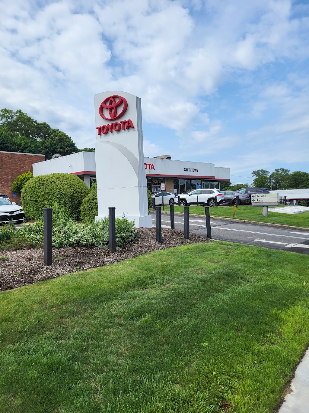 Smithtown Toyota Service | 360 NY-25, Smithtown, NY 11787 | Phone: (631) 469-3881