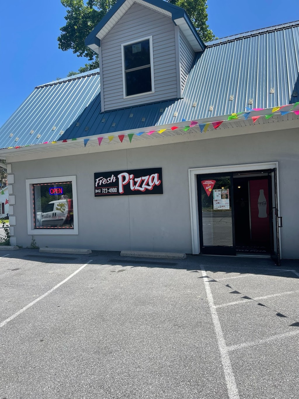 Two Friends Pizzeria | 1322 US-44, Pleasant Valley, NY 12569 | Phone: (845) 723-4900