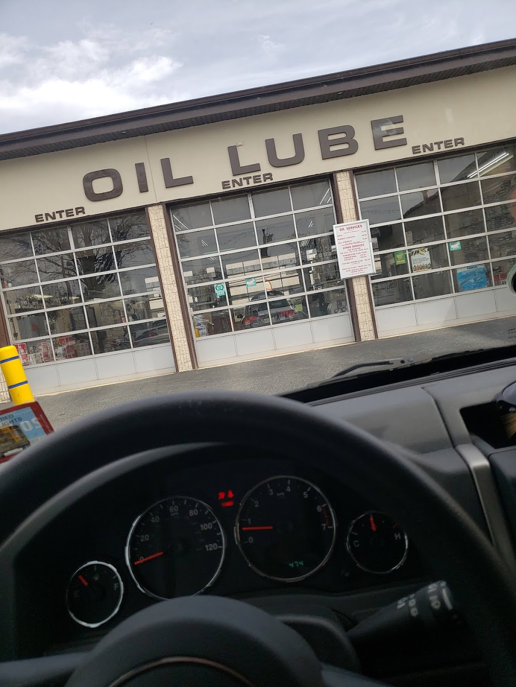 10 Minute Oil Lube | 148 Bergenline Ave, Westwood, NJ 07675 | Phone: (201) 664-5599