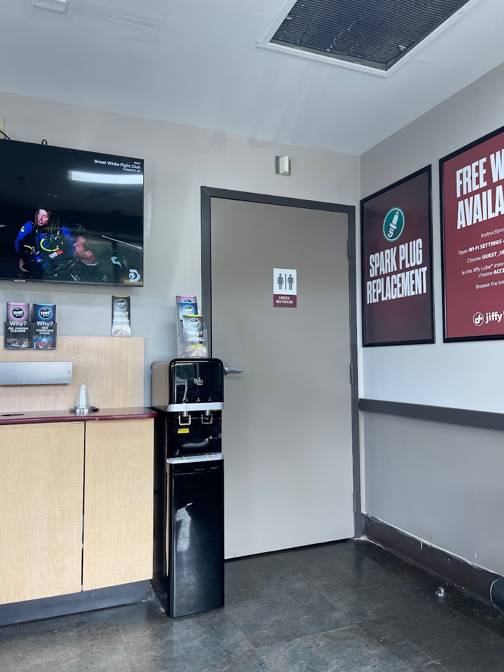 Jiffy Lube | 1761 Berlin Turnpike, Wethersfield, CT 06109 | Phone: (860) 721-7115