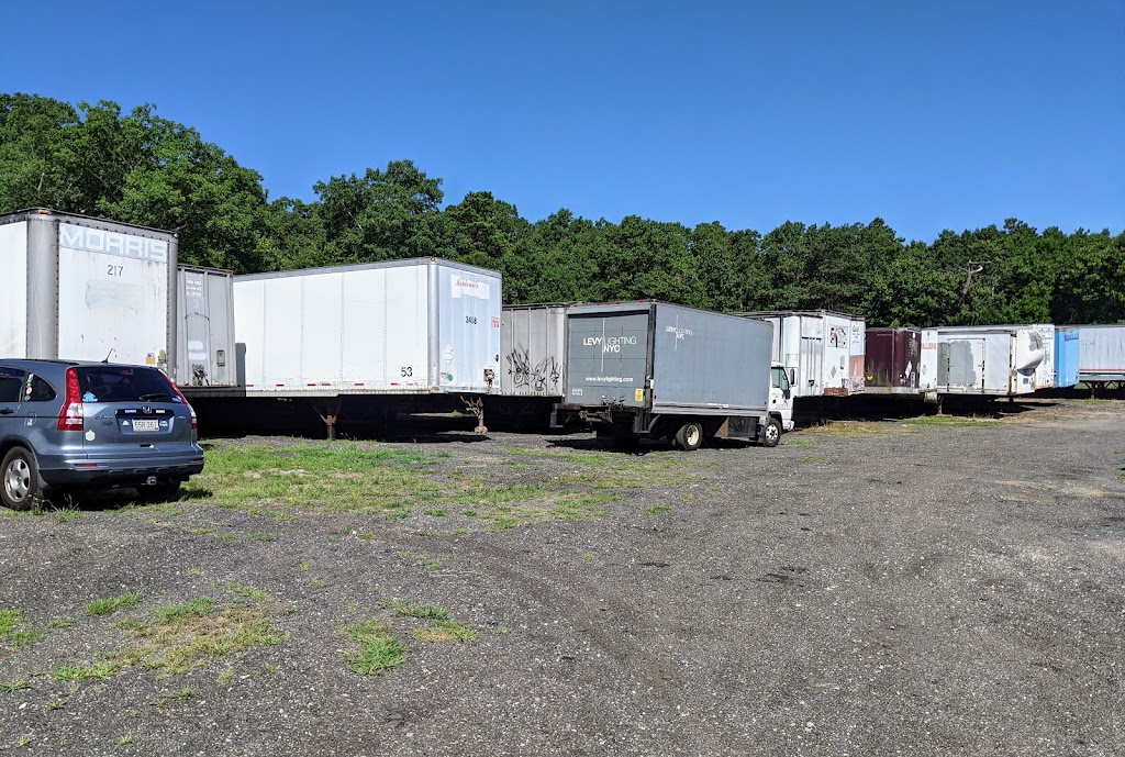 Gateway Trailer Yard | 227 Sunrise Service Rd N, Manorville, NY 11949 | Phone: (631) 286-2346