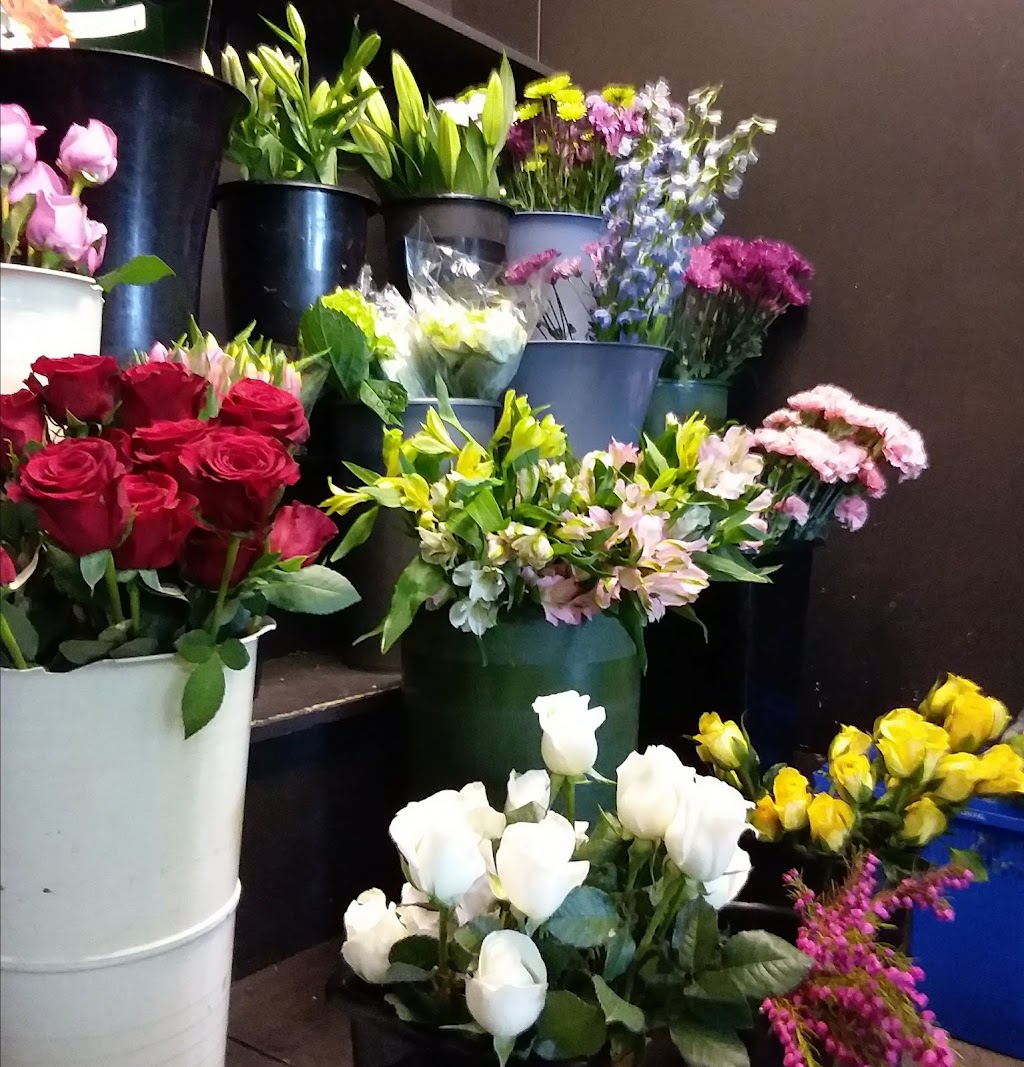 Family Florist & Gifts | Lakeview Plaza, 1 Old Wolfe Rd, Budd Lake, NJ 07828 | Phone: (973) 347-6636