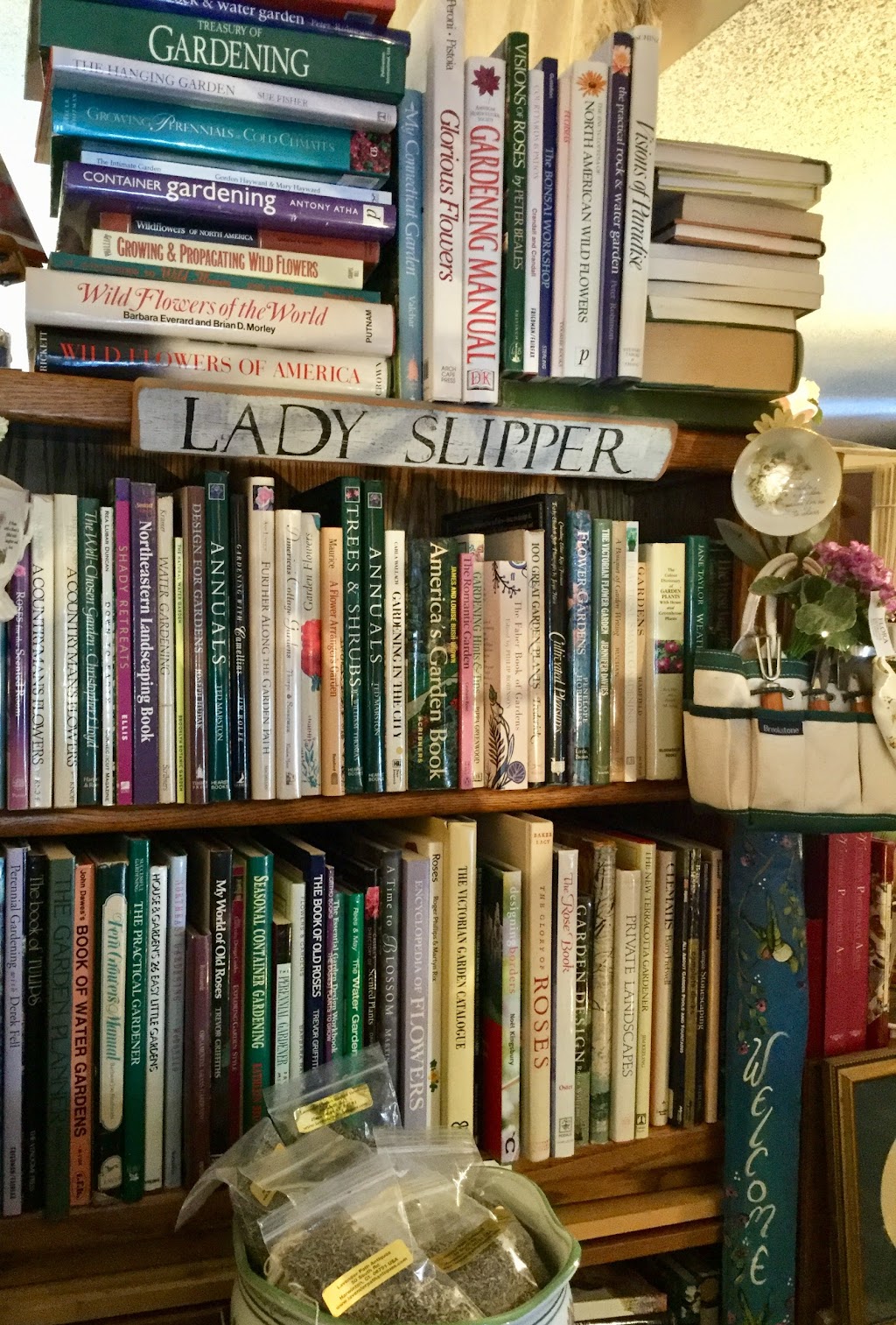 Lavender Path Antiques & Books | 50 S Rd, Harwinton, CT 06791 | Phone: (860) 689-8081