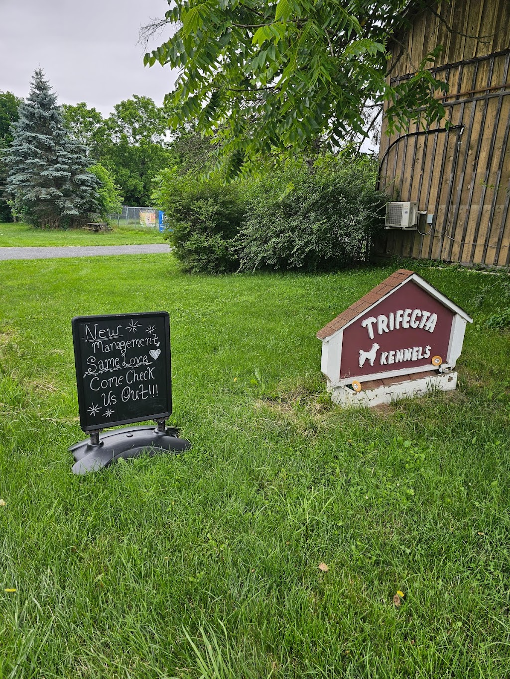 Trifecta Kennels | 526 Weir Mountain Rd, Gilbert, PA 18331 | Phone: (610) 681-4521