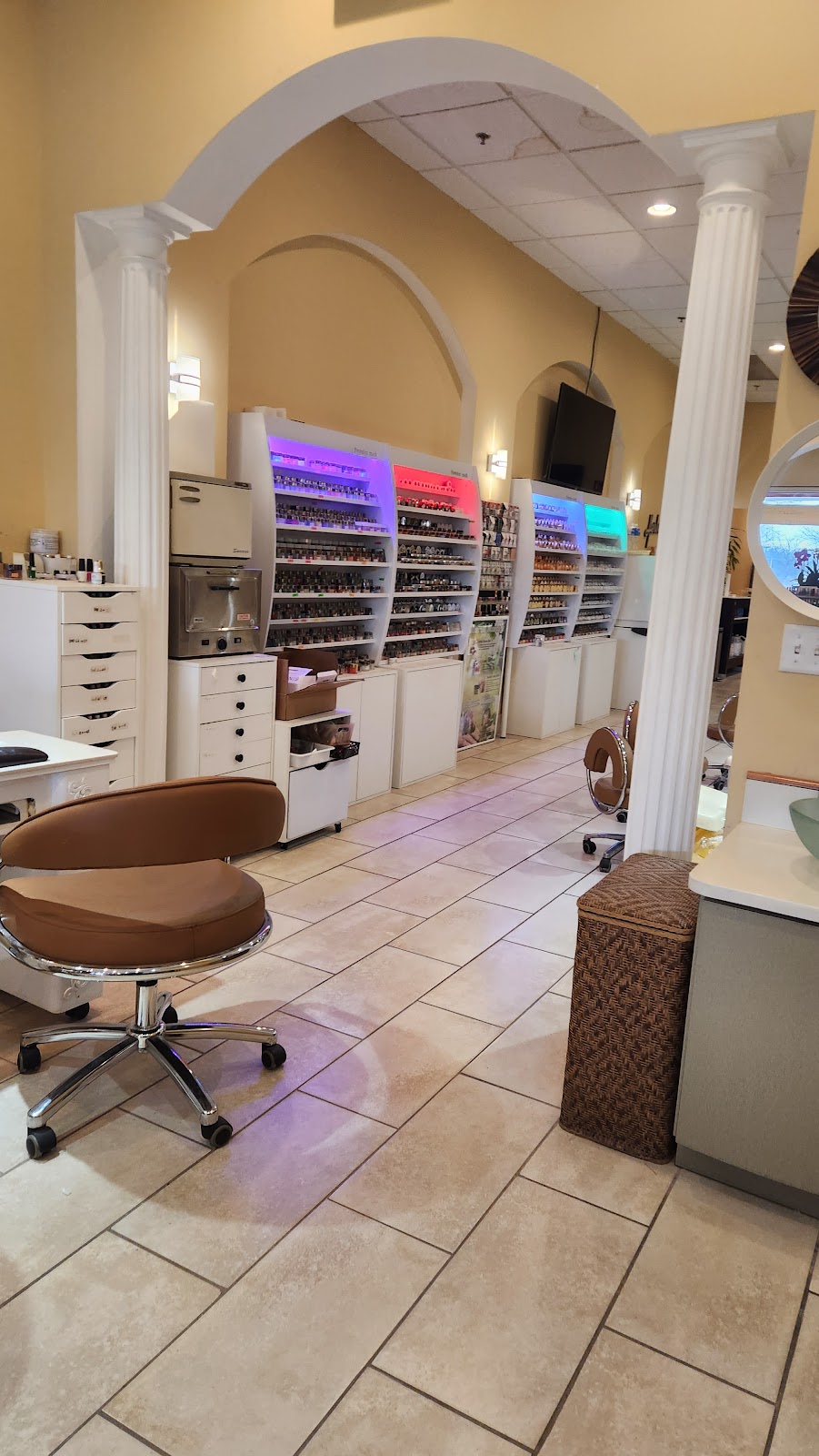 Venice Nail Spa | 215 N West End Blvd, Quakertown, PA 18951 | Phone: (215) 538-8879