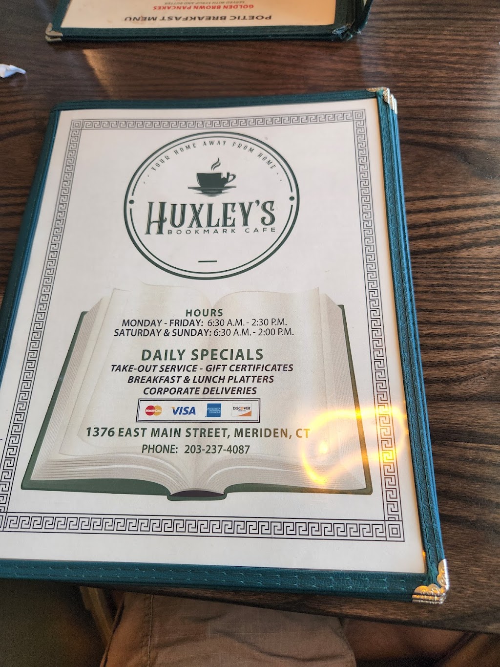 Huxley’s Bookmark Cafe | 1376 E Main St, Meriden, CT 06450 | Phone: (203) 237-4087