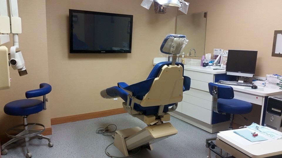 Dr. Munroes Dental Center: Onika Quinn-Munroe DMD | 2119 E Main St, Torrington, CT 06790 | Phone: (860) 482-4041