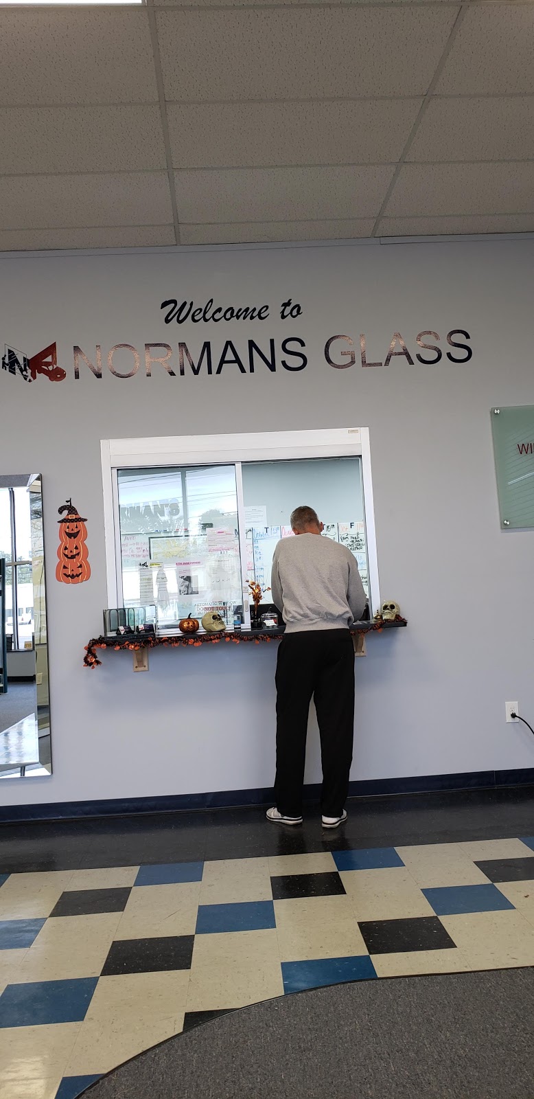 Normans Glass & Auto Services | 4482 US-130, Burlington, NJ 08016 | Phone: (609) 386-7100