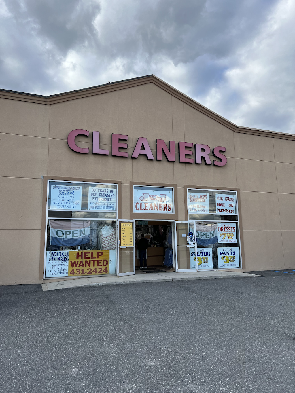 J & J Cleaners | 4010 Austin Blvd #1225, Island Park, NY 11558 | Phone: (516) 431-2424