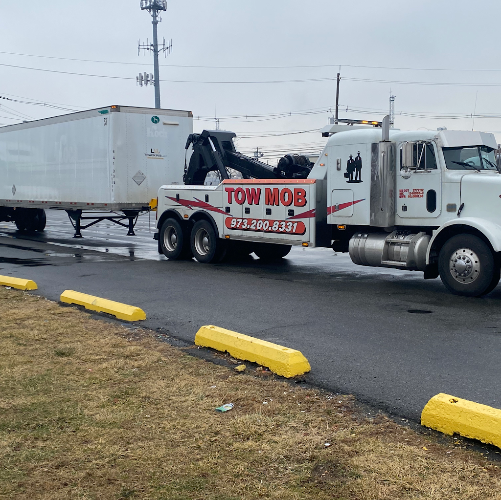 Truck towing llc | 51 Oak St, East Orange, NJ 07018 | Phone: (973) 200-8331