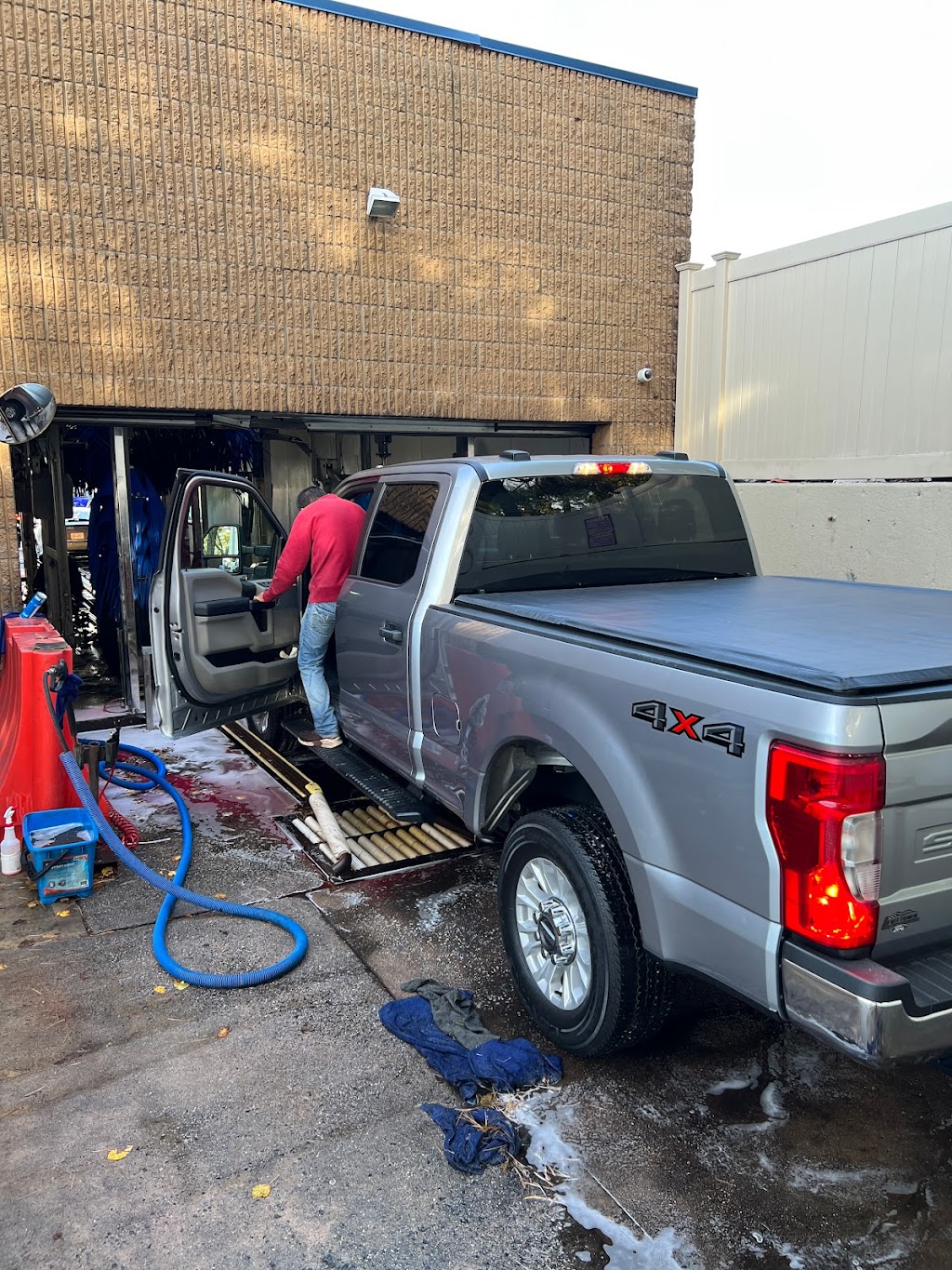 Dix Hills Car Wash | 1232 E Jericho Turnpike, Huntington, NY 11743 | Phone: (631) 385-7328