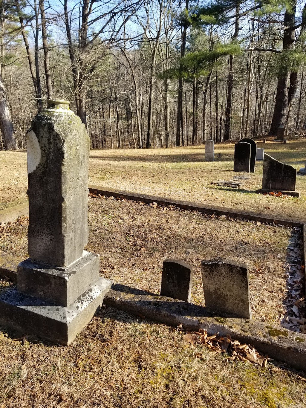 Bluff Head Cemetery | Durham Rd, Guilford, CT 06437 | Phone: (203) 457-0610