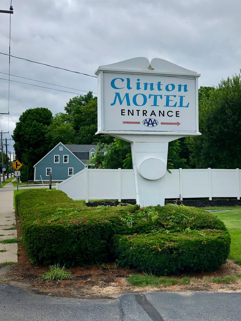 Clinton Motel | 163 E Main St, Clinton, CT 06413 | Phone: (860) 669-8850