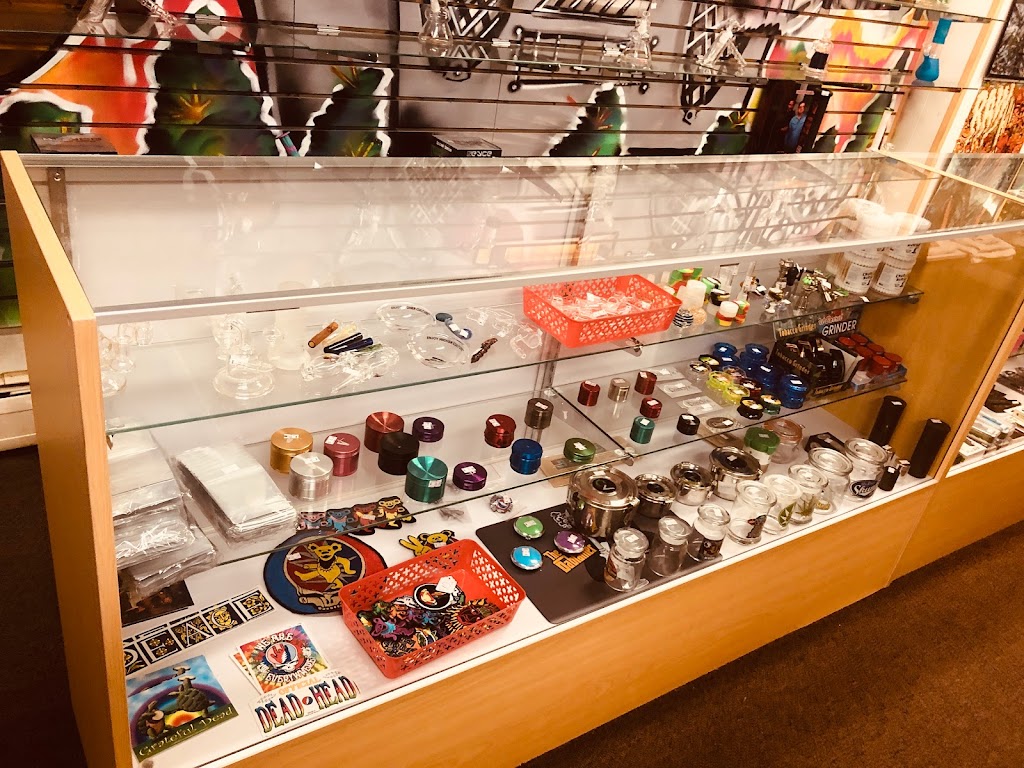 The Head Shop | 524 Main St, West Springfield, MA 01089 | Phone: (413) 273-1720