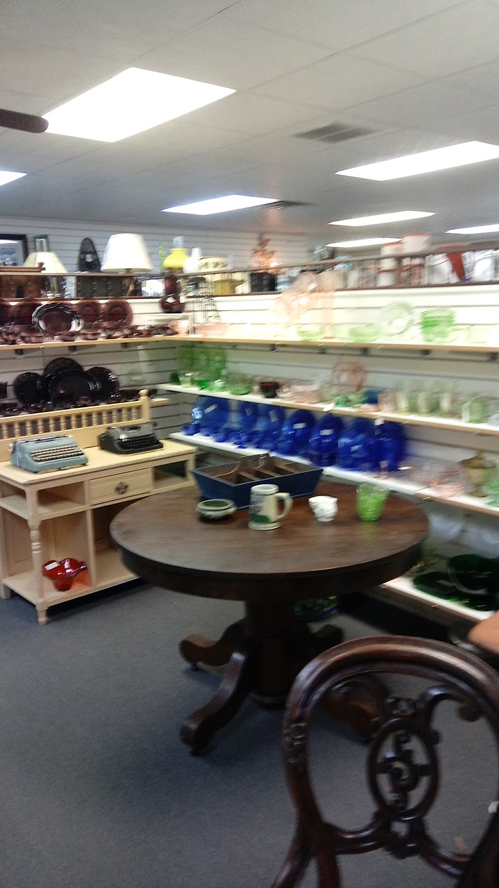 Memories Too Antique Center | 2208 Boston Turnpike, Coventry, CT 06238 | Phone: (860) 742-2865