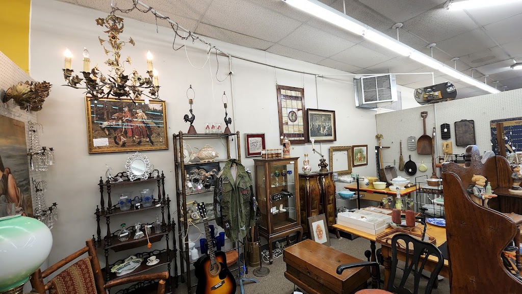 Newburgh Vintage Emporium | 5006 Rte 9W, Newburgh, NY 12550 | Phone: (845) 562-5200