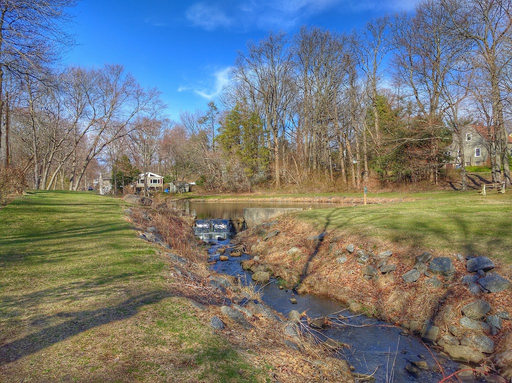 Gunther Pond Park | 50 Pondview Ave, Trumbull, CT 06611 | Phone: (203) 452-5060